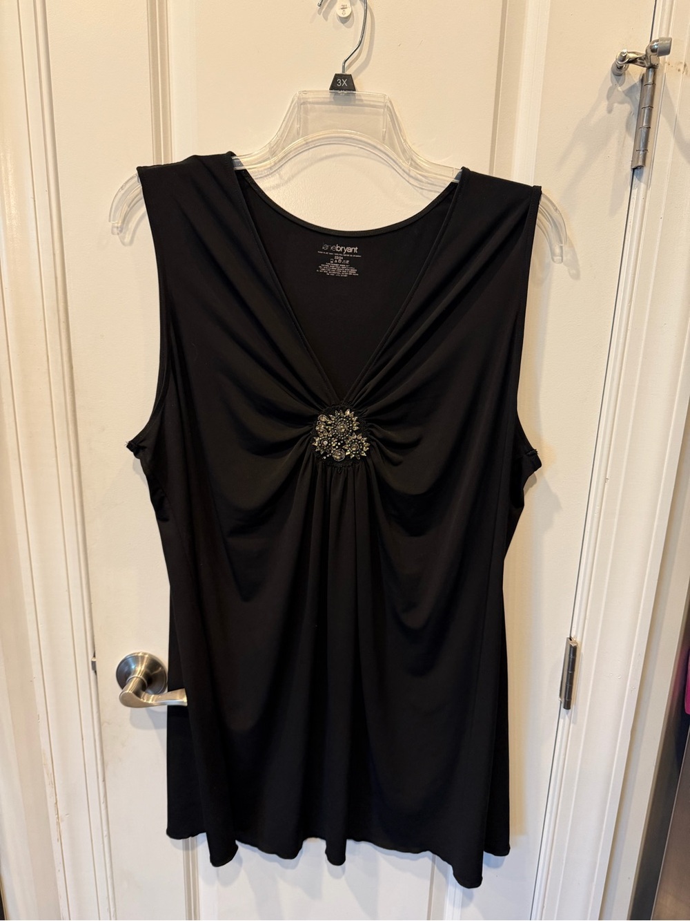 Lane Bryant Black Sleeveless V-Neck Tank with Center Knot & Brooch, 22/24